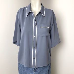 Aritzia Gray Short Sleeve Button Blouse Sz M